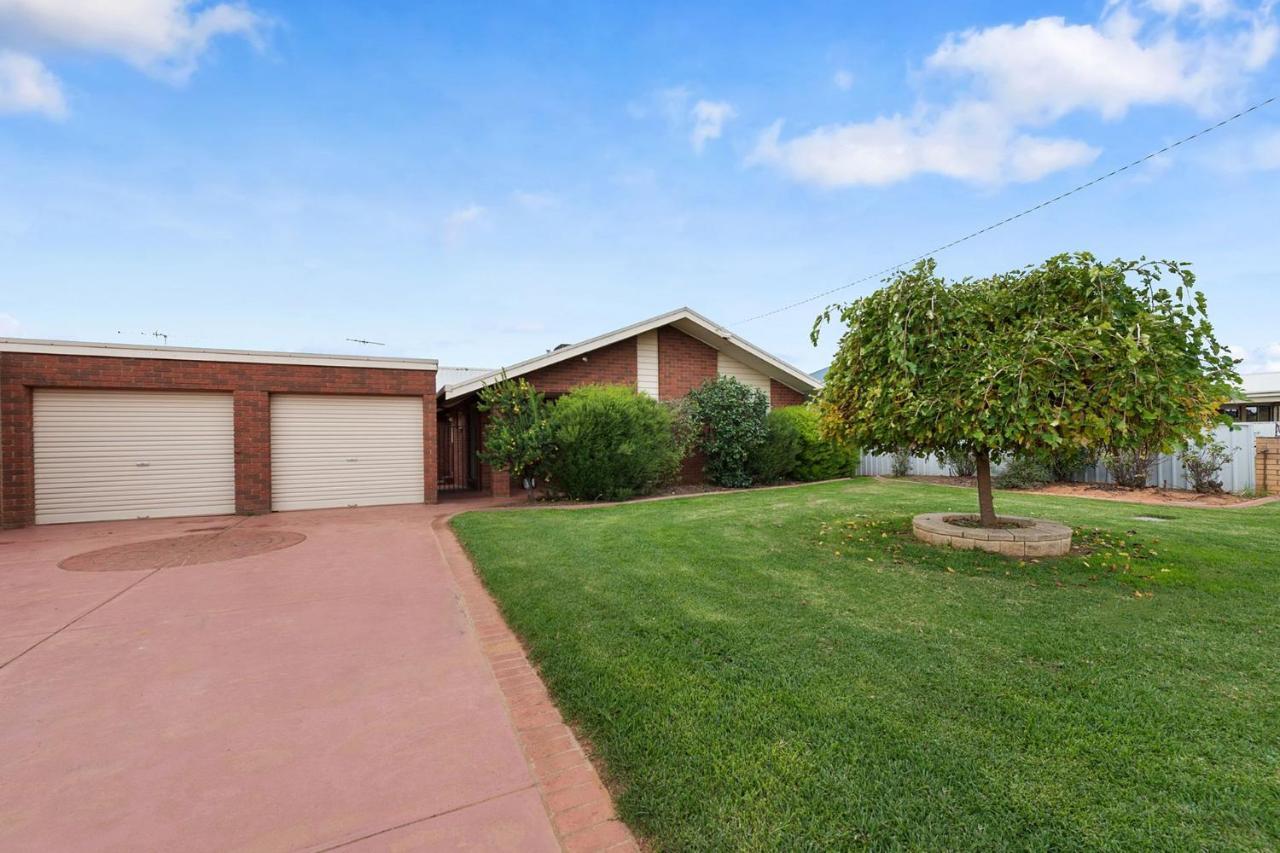 Lakeside Landing Villa Yarrawonga Exterior photo